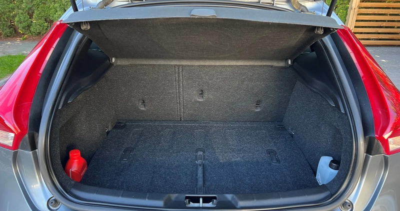 Volvo V40 cena 72000 przebieg: 99986, rok produkcji 2018 z Błonie małe 254